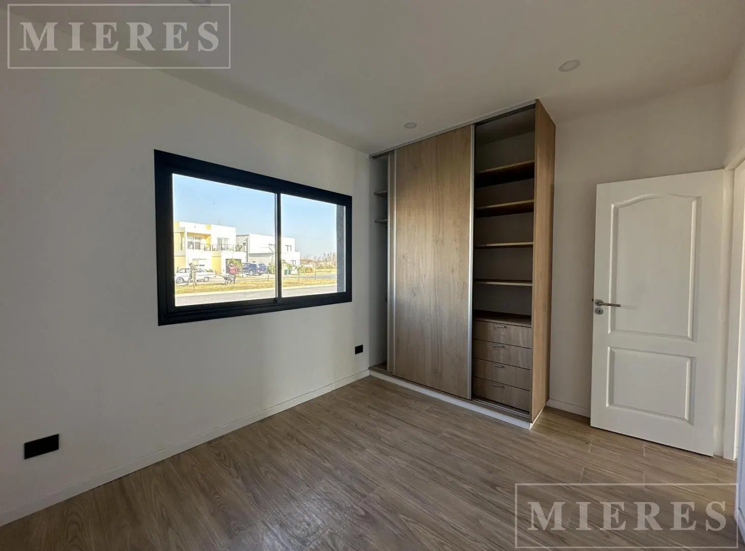 Casa en venta al Rio con amarra en el Barrio El Canal, Villanueva. 8