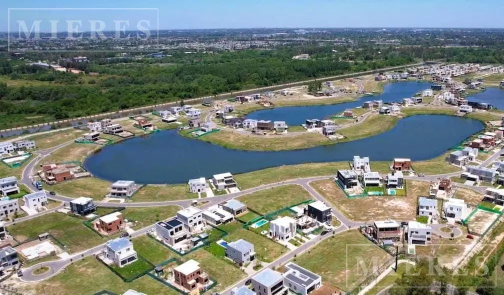 Lote en Venta en el Barrio Santa Ana - Villanueva. 2