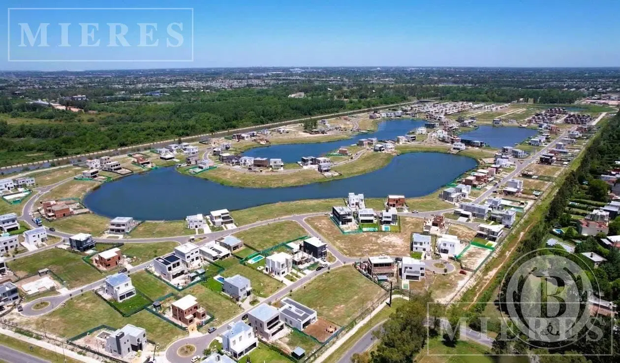 Lote en venta en el Barrio Santa Ana - Villanueva. 2