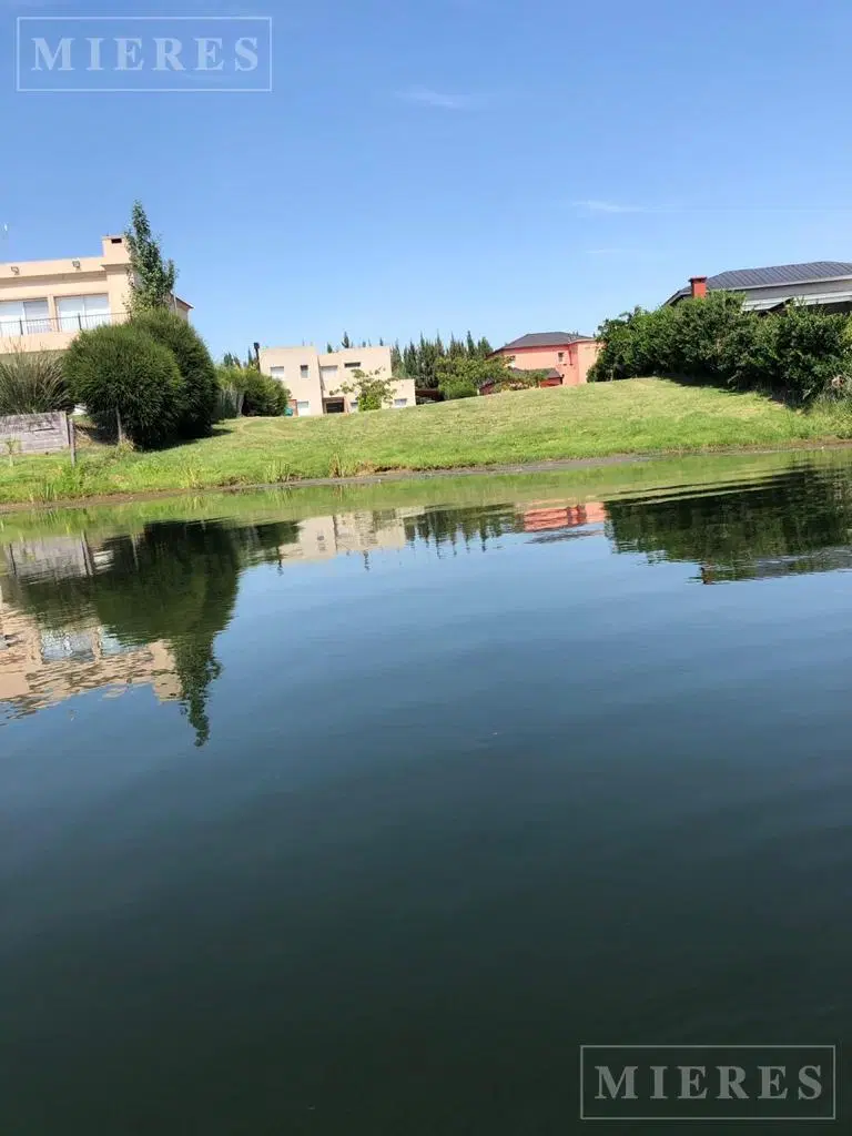 Lote en venta a La Laguna en el Barrio San Francisco, Villanueva. 4