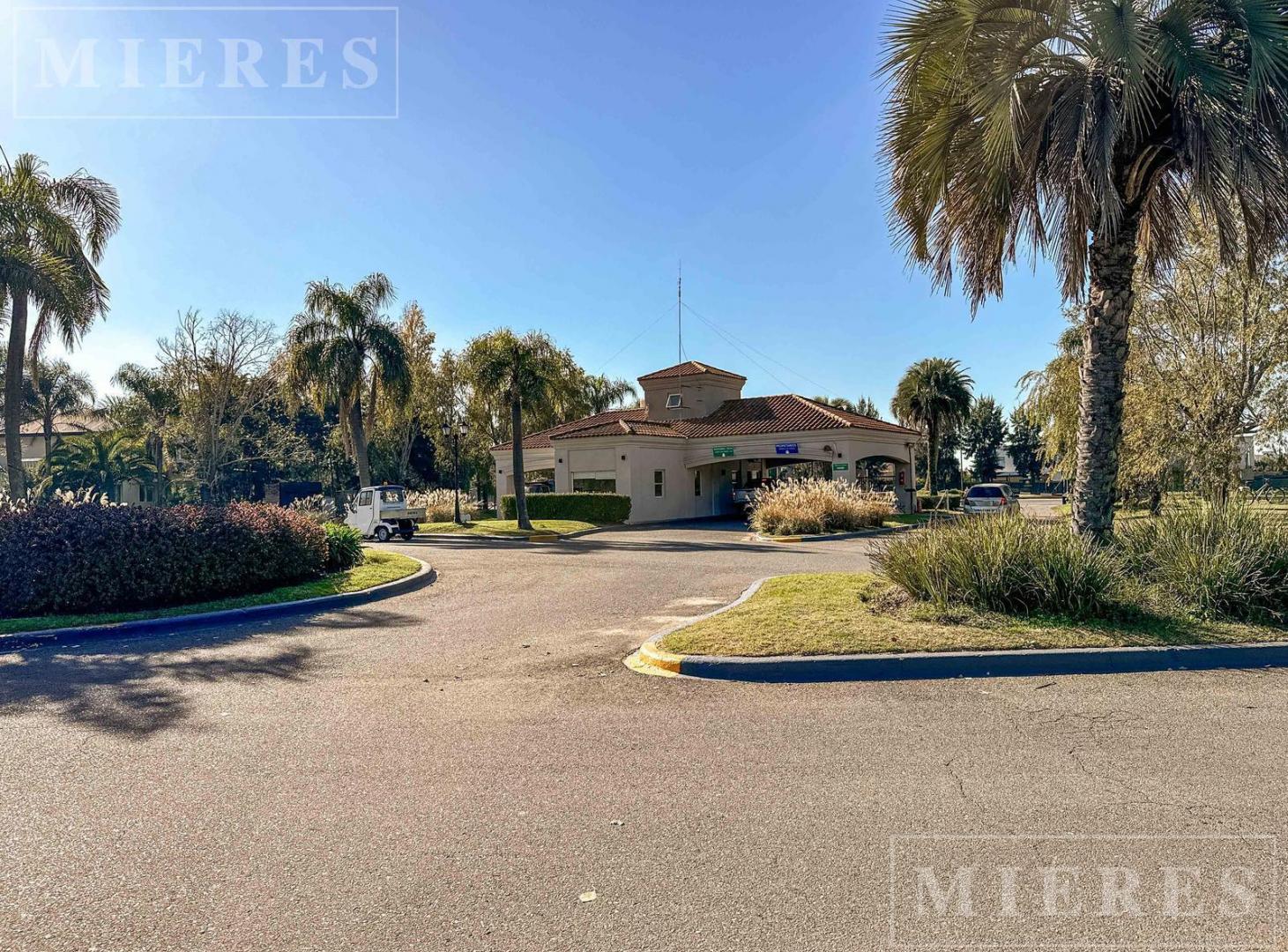 Lote en venta a La Laguna en San Isidro Labrador - Villanueva.