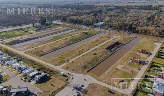 Lote en venta al Río en el Barrio Náutico Villanueva. 1