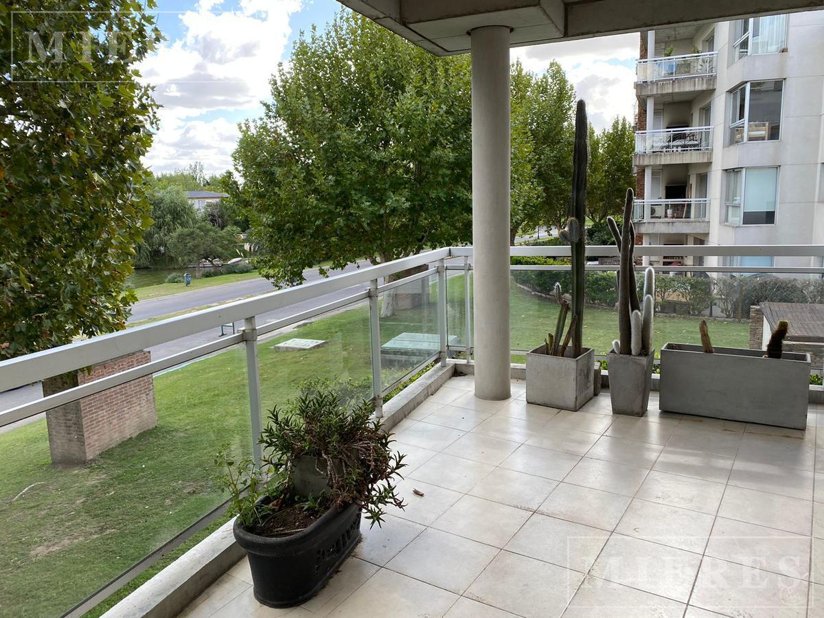Departamento en PB con Jardín en Praderas de Santa Bárbara