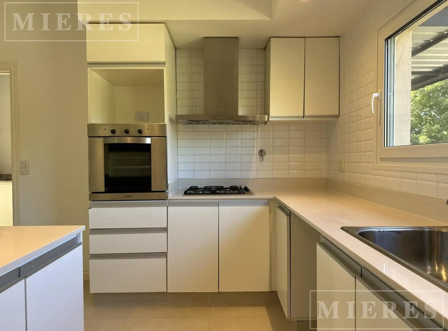 Casa en venta a la laguna en Santa Catalina, Villanueva 4