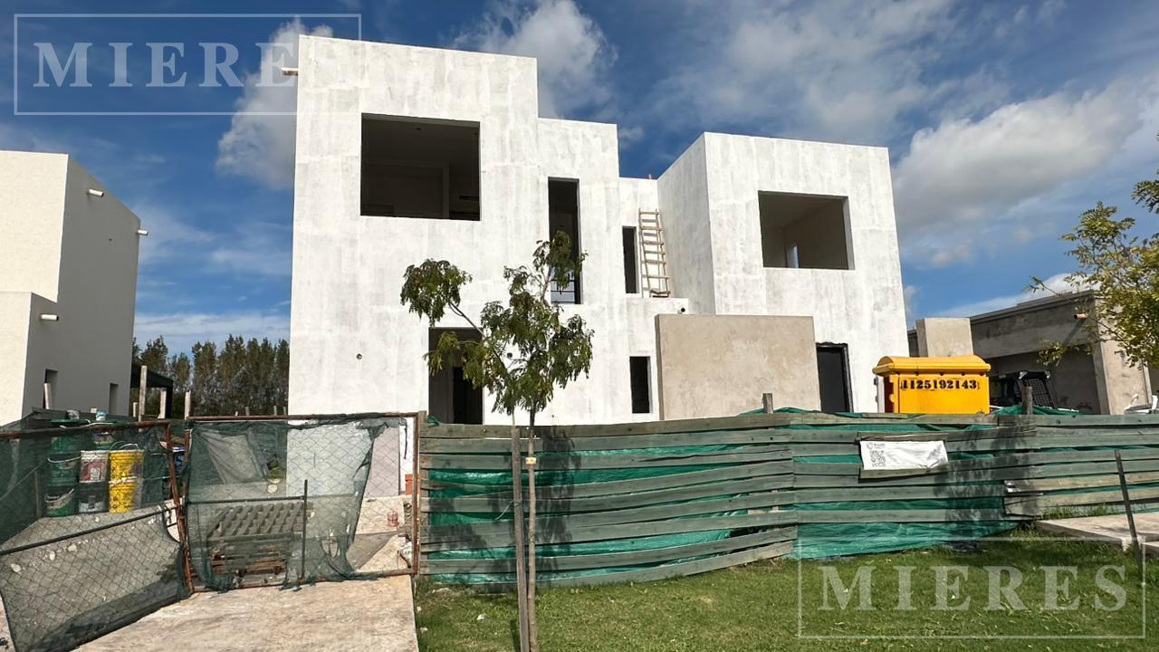 Casa en Venta a Estrenar en Santa Ana - Villanueva