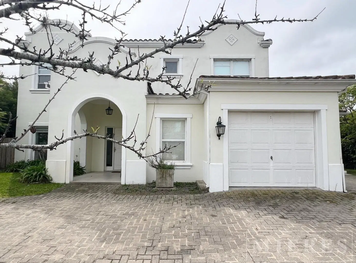 Casa en venta sobre lote a la laguna en Barrancas del Lago, Nordelta 3