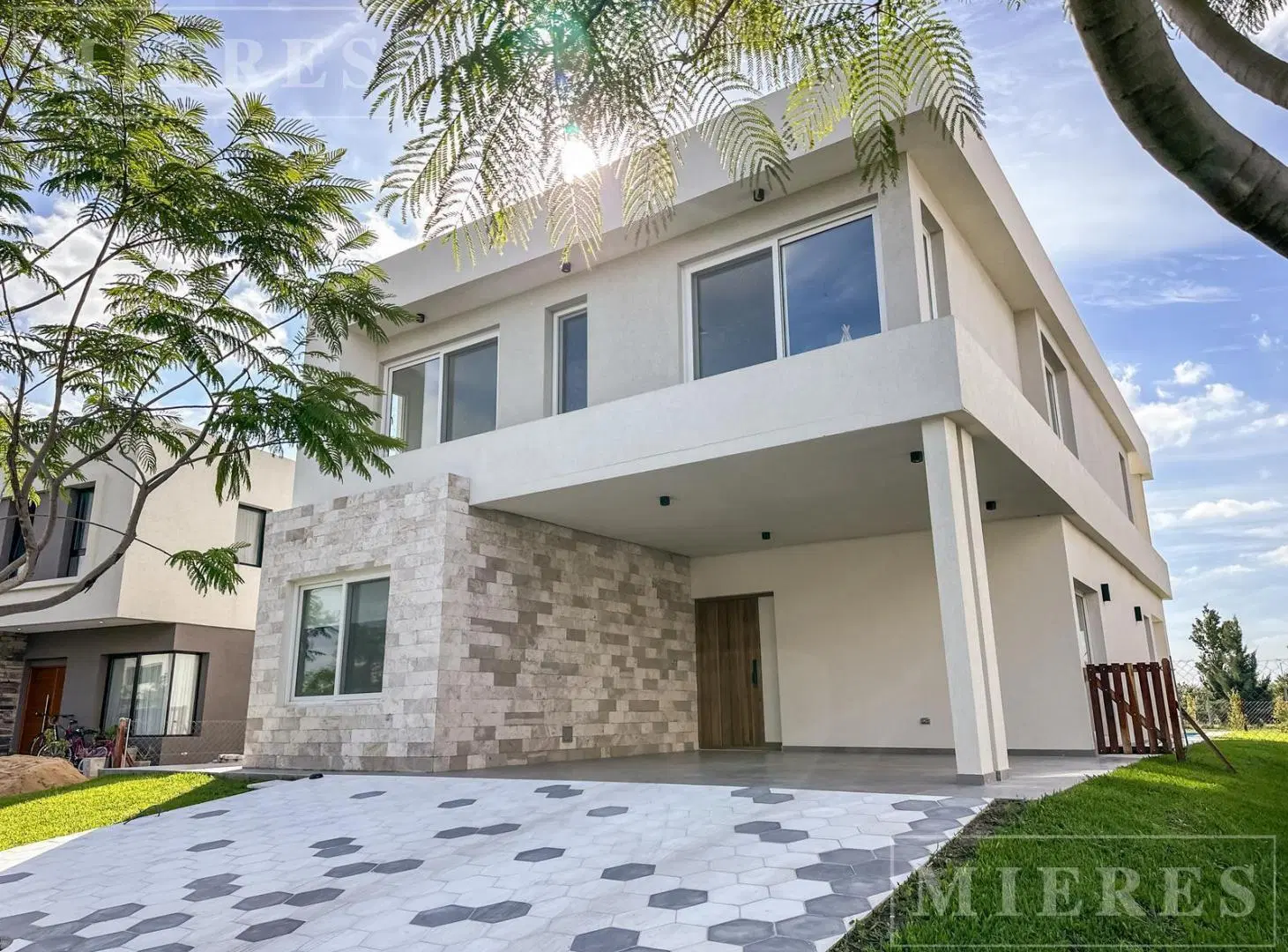 Casa en venta 3 dormitorios en el Barrio Los Castaños, Nordelta. 2