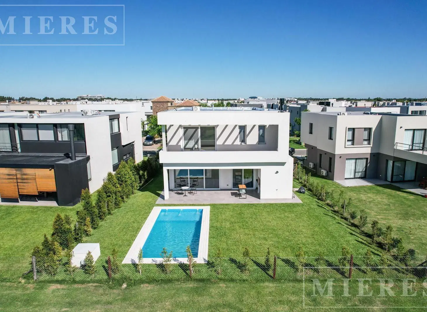 Casa en venta 3 dormitorios en el Barrio Los Castaños, Nordelta. 4
