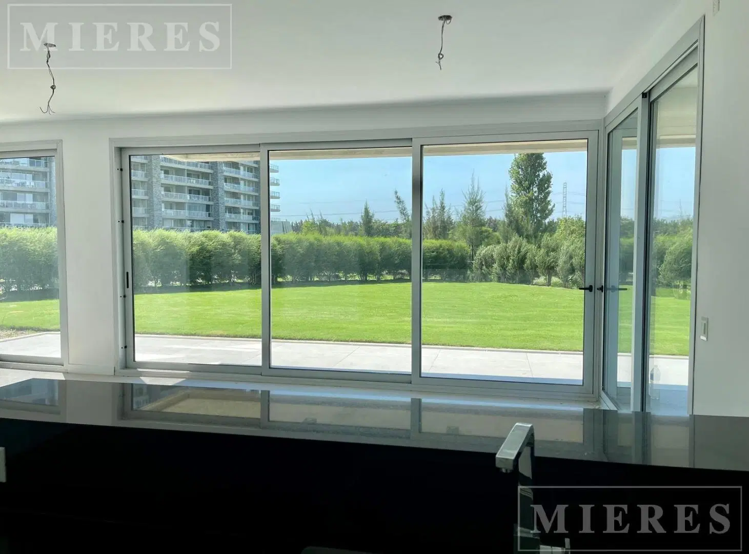 Departamento con jardin y pileta propia en venta en el Yoo 4, Nordelta 4