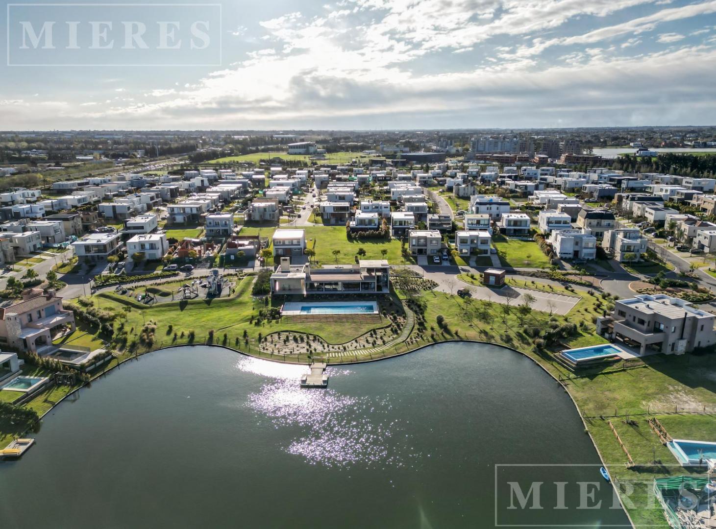 Lote en venta con vista al arroyo en Los Castaños, Nordelta