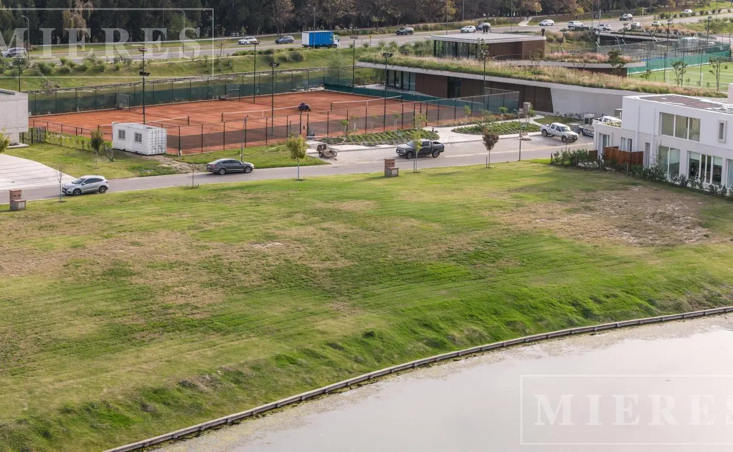 Lote al lago central en Los Puentes, Nordelta 4