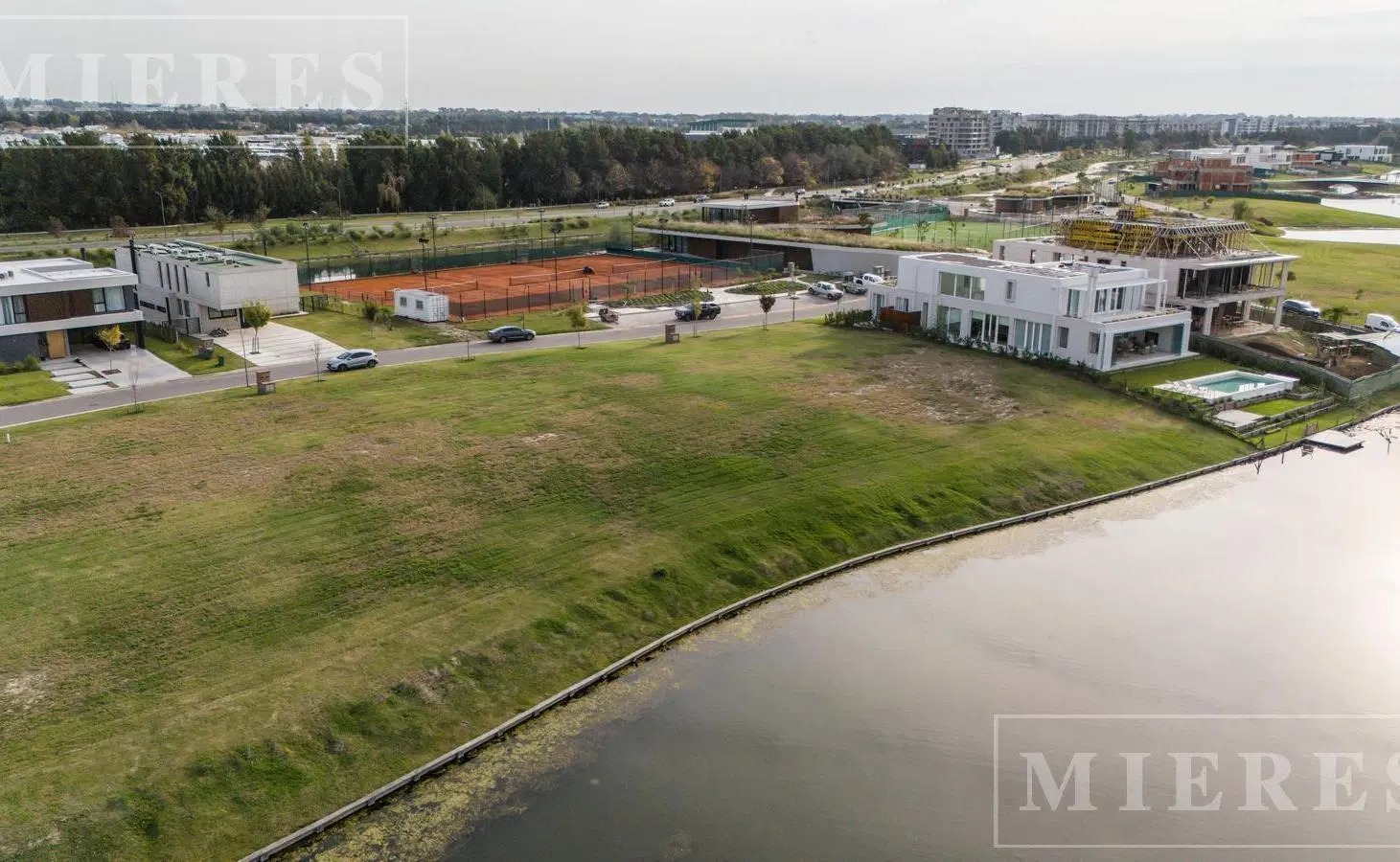 Lote al lago central en Los Puentes, Nordelta 5