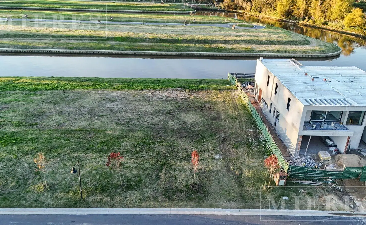 Lote en venta con orientación noroeste en el Barrio El Yacht, Nordelta 4