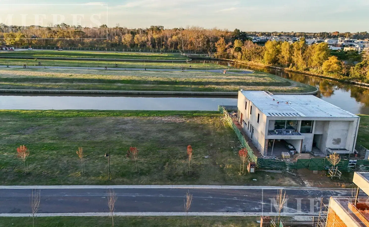 Lote en venta con orientación noroeste en el Barrio El Yacht, Nordelta 2