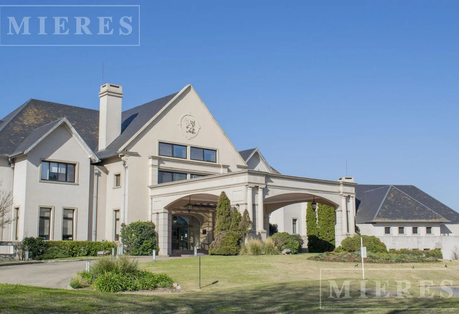 Lote de 1018m² en venta en Pilar Golf 5