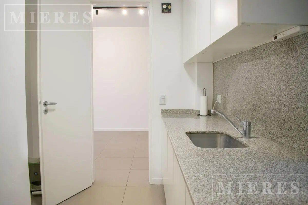 Departamento tres ambientes en alquiler en Las Liebres 5