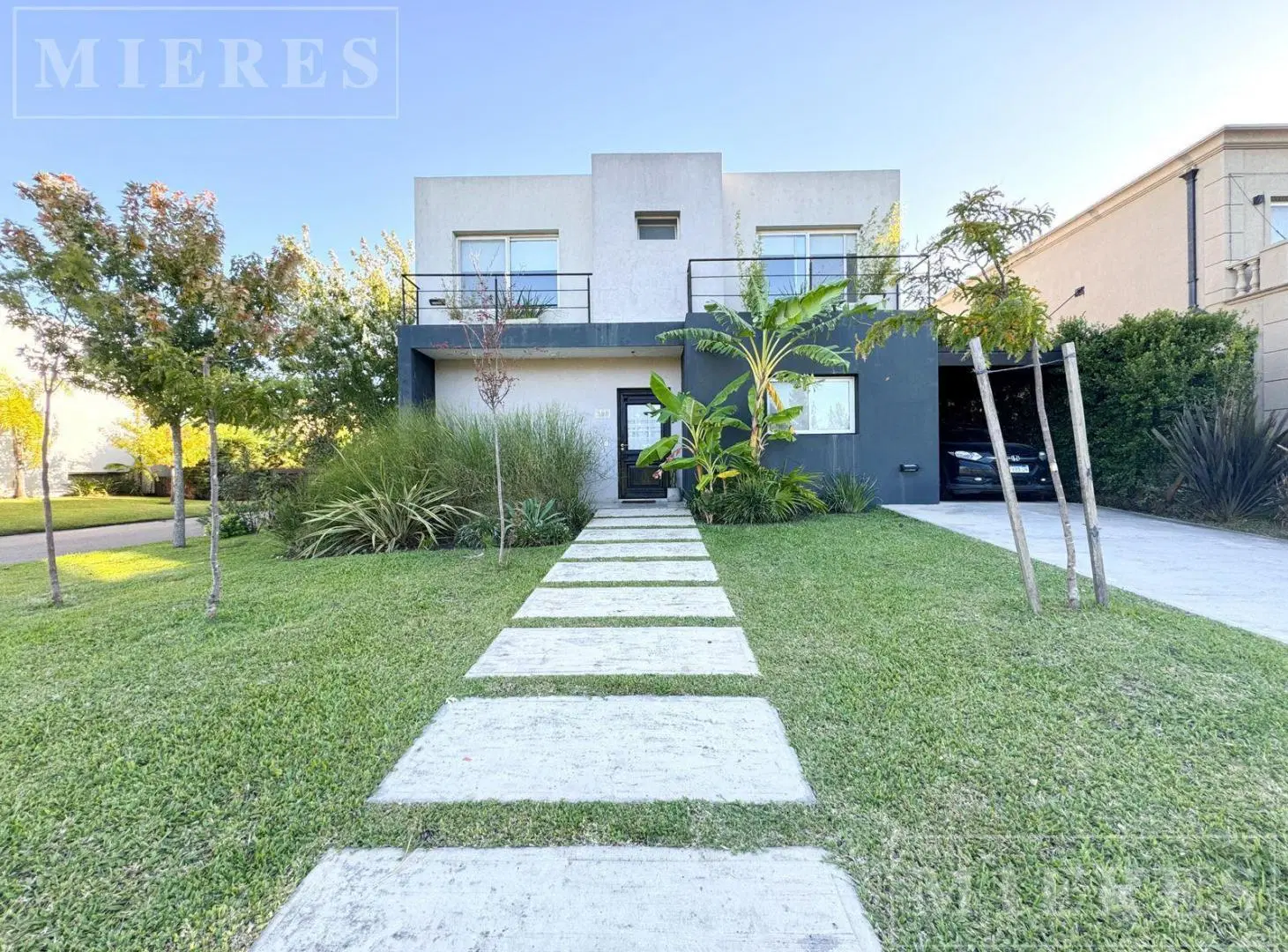 Casa en venta sobre lote interno en Las Tipas, Nordelta. 1