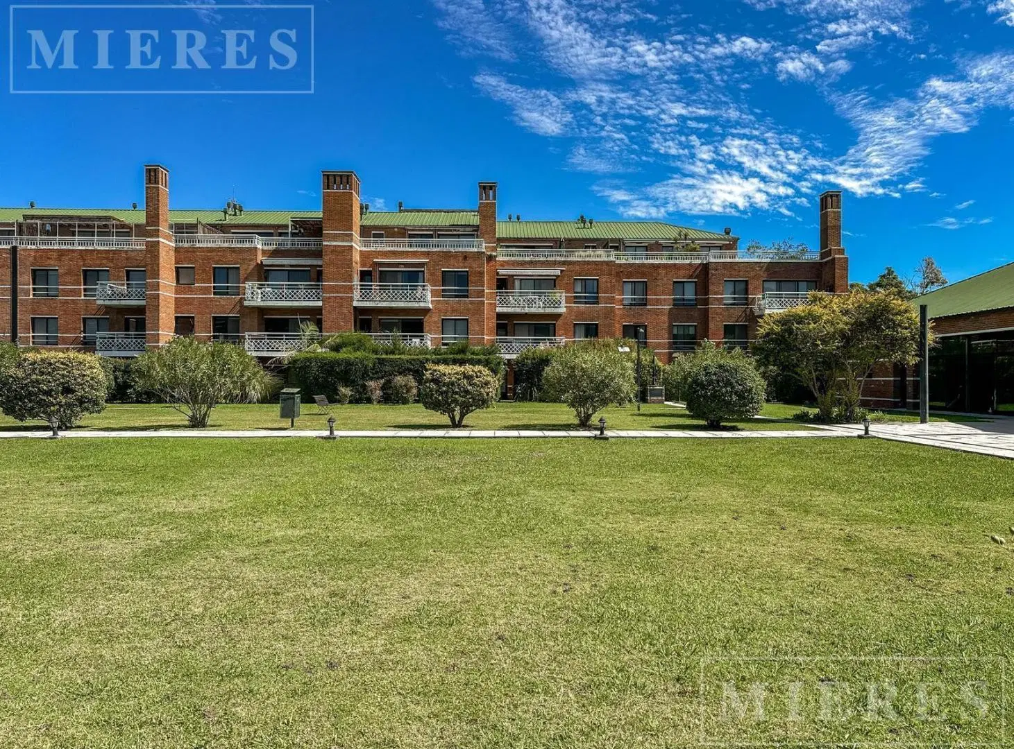 Departamento en venta en El Solar de San Isidro 2