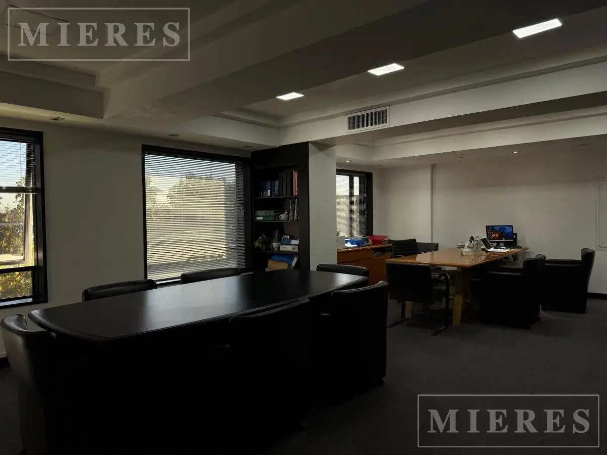 Edificio de Oficinas en venta en Panamericana y Thames 4
