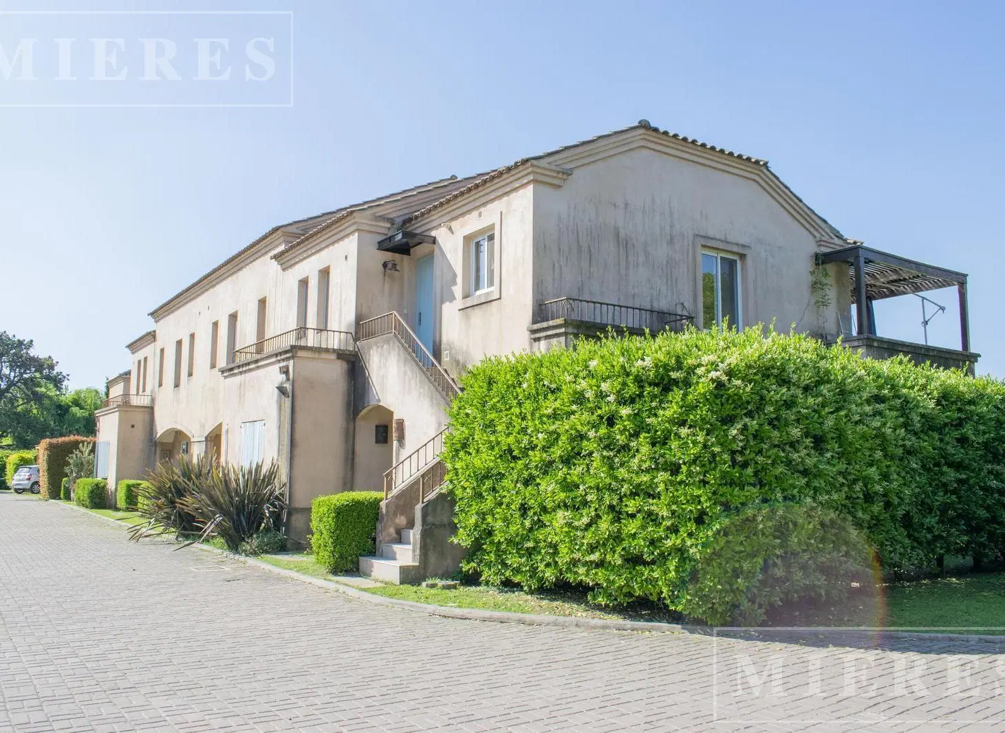 Departamento de dos ambientes en venta en La Quadra 4
