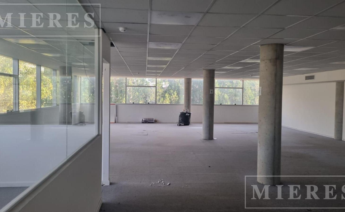 Foto de Oficina de 166 m2 en Alquiler en Beccar, San Isidro, imagen 2