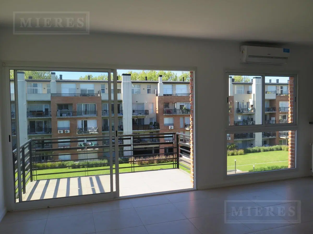 Departamento en dúplex en alquiler en Beccar Plaza II. 3