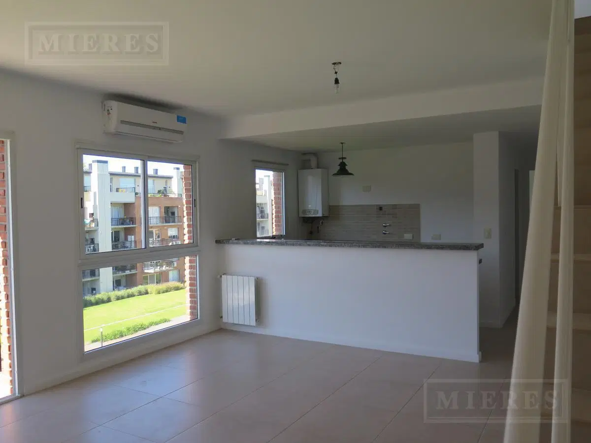 Departamento en dúplex en alquiler en Beccar Plaza II. 2
