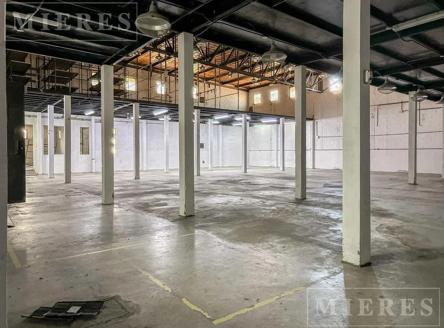 1.200 m2 de Depósito con oficinas en Alquiler en San Isidro 5