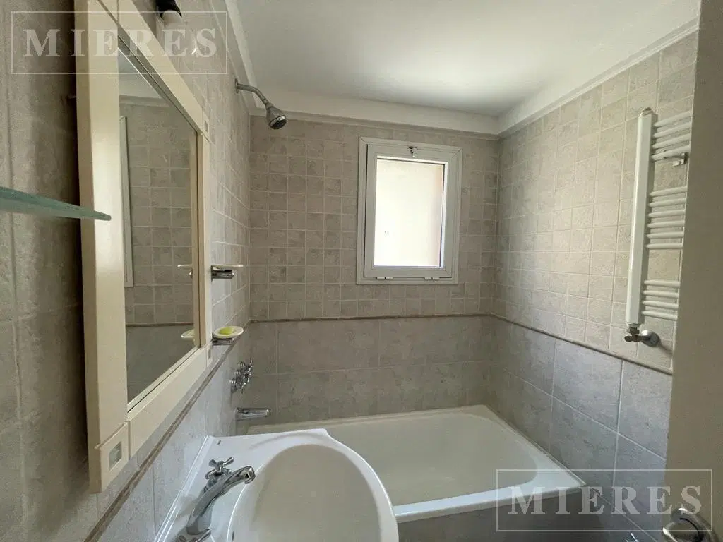 Muy lindo departamento de 3 ambientes en en alquiler en San Isidro 4