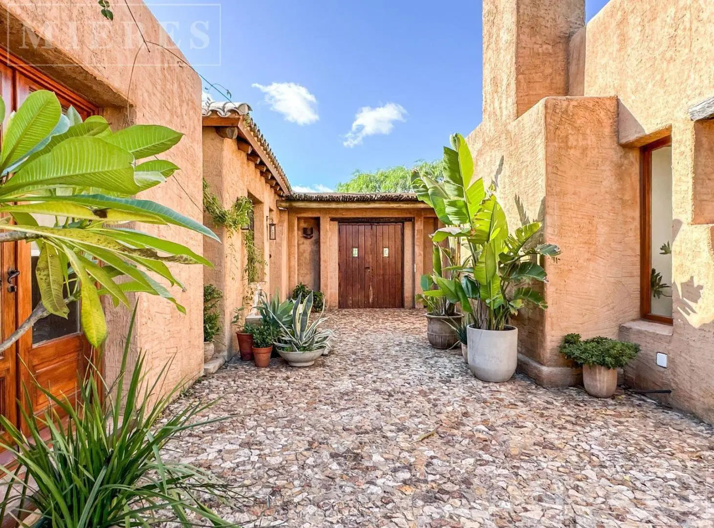 Excelente Casa en ALQUILER DE VERANO a La Laguna sobre 2 lotes en Santa Clara, Villanueva. 2