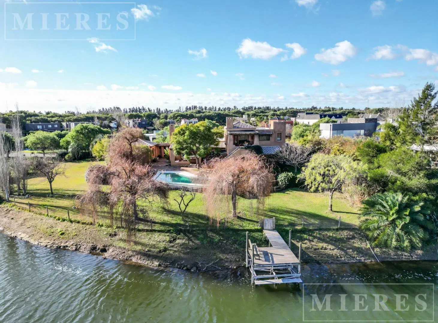 Excelente Casa en ALQUILER DE VERANO a La Laguna sobre 2 lotes en Santa Clara, Villanueva. 5