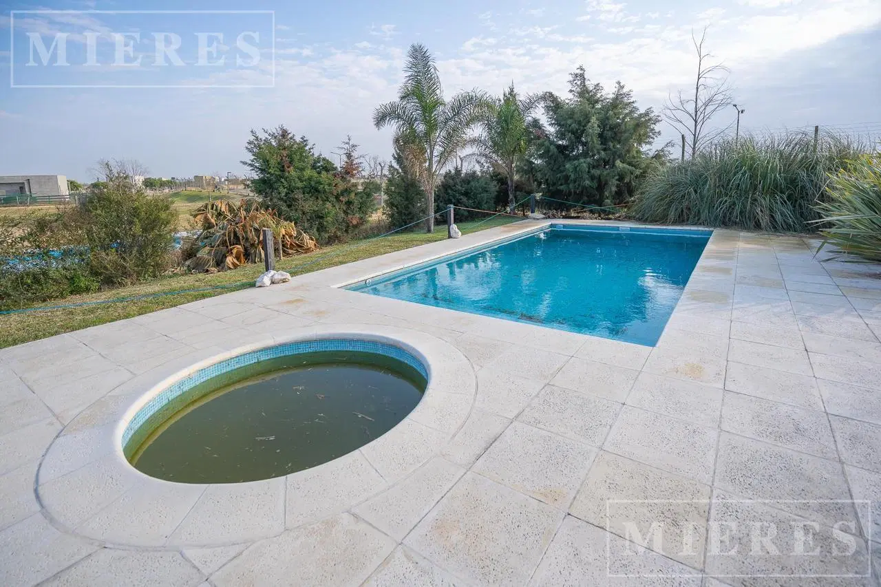 Casa en venta en Area 12 San Sebastian 8