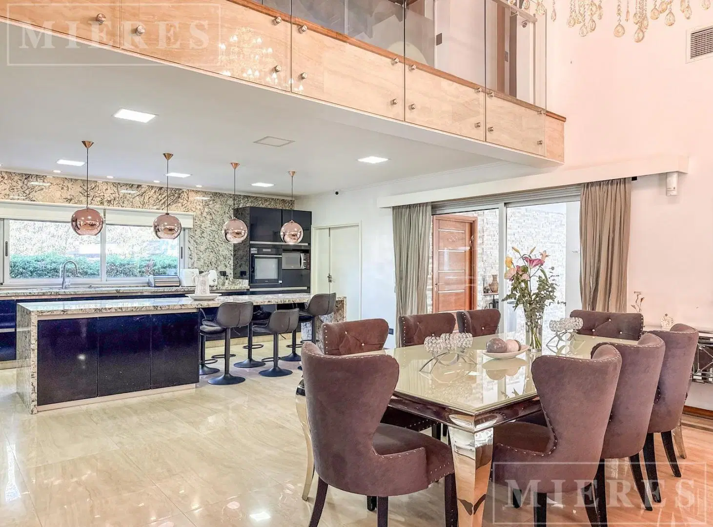 Casa en venta en Highland Park 8