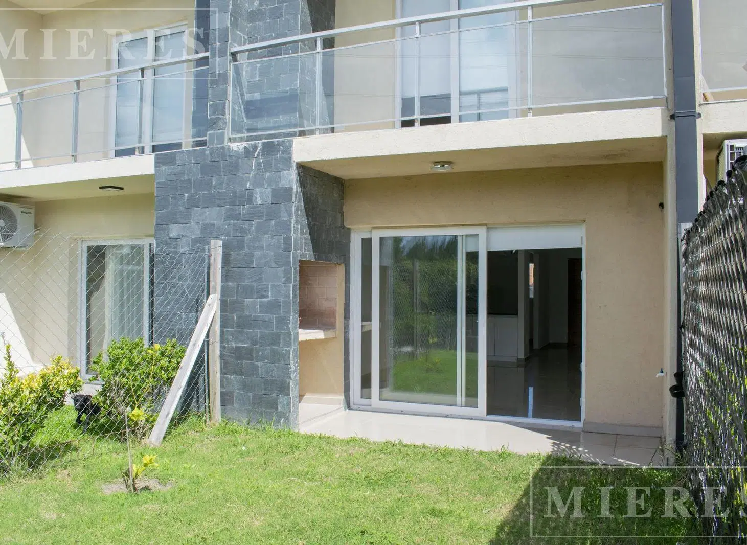 Impecable duplex en alquiler en Spring Park, Pilar 8