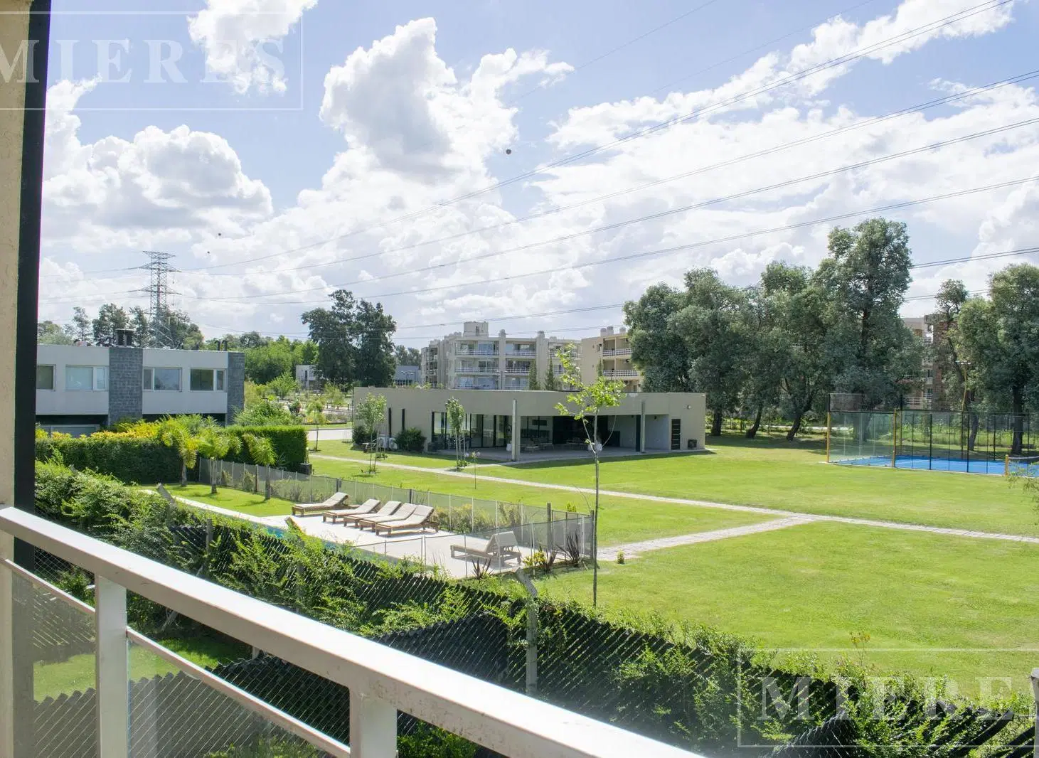 Impecable duplex en alquiler en Spring Park, Pilar 3