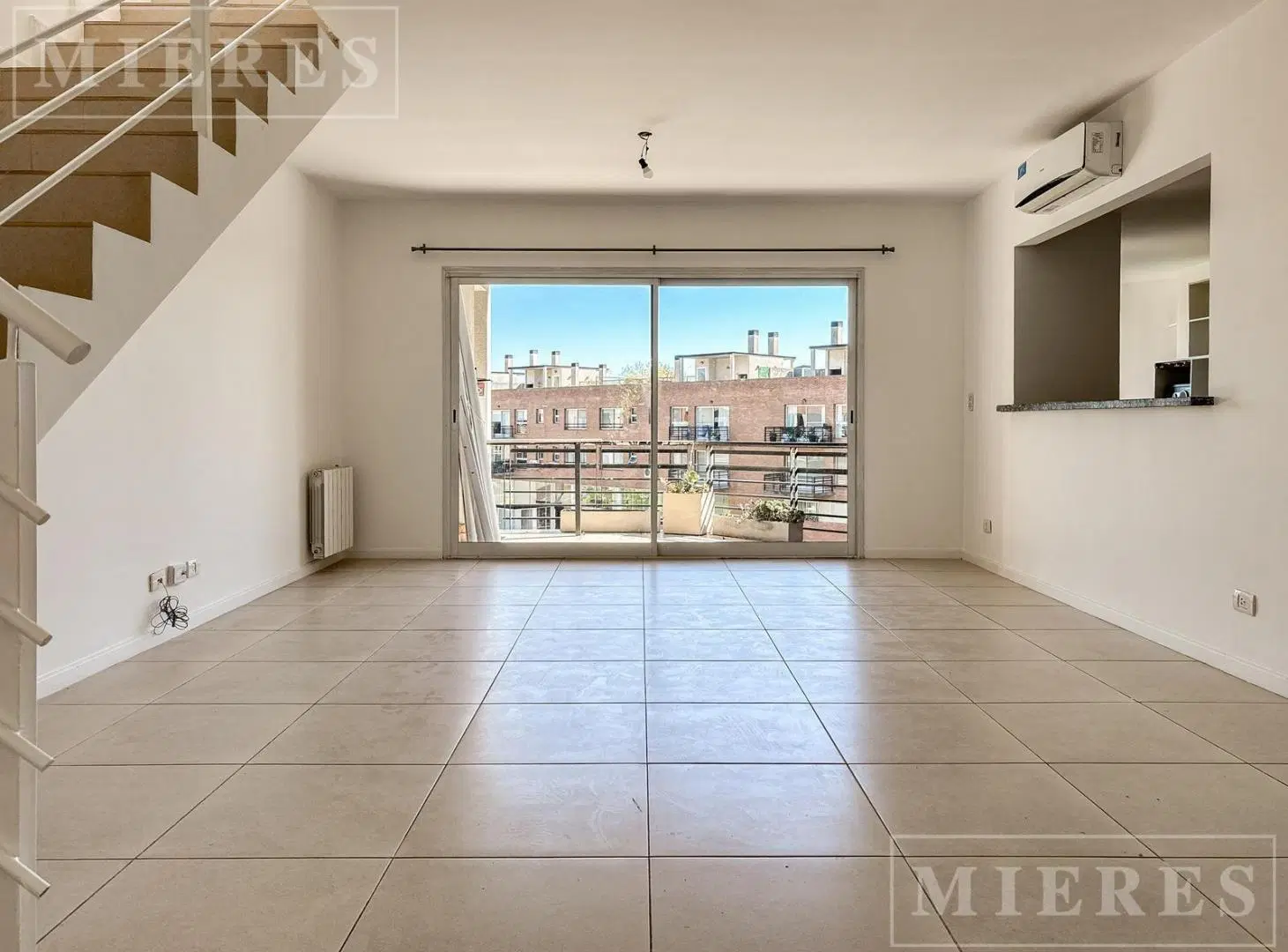 Departamento en dúplex de 4 ambientes, en Beccar Plaza II en venta y alquiler. 5
