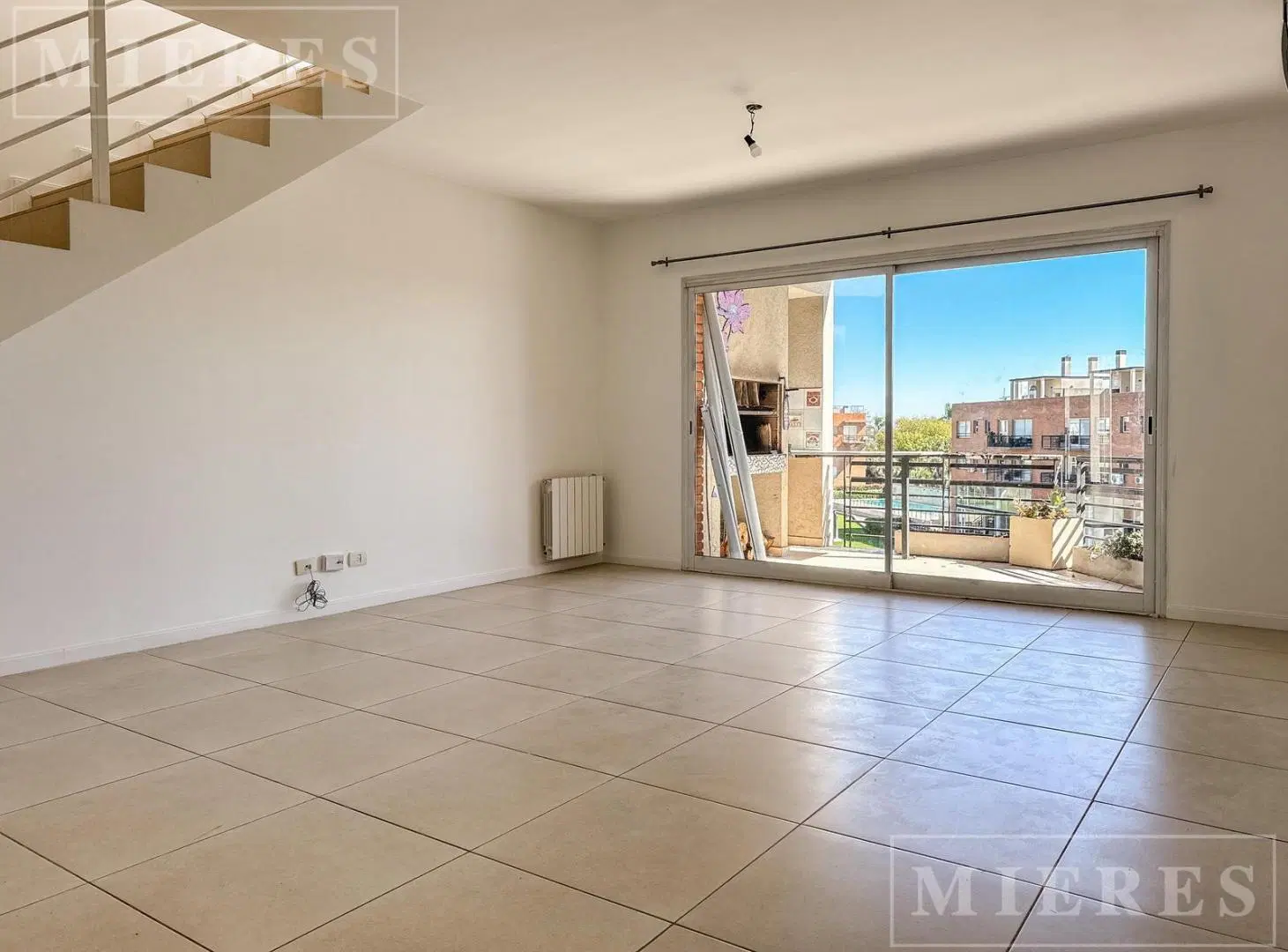 Departamento en dúplex de 4 ambientes, en Beccar Plaza II en venta y alquiler. 3