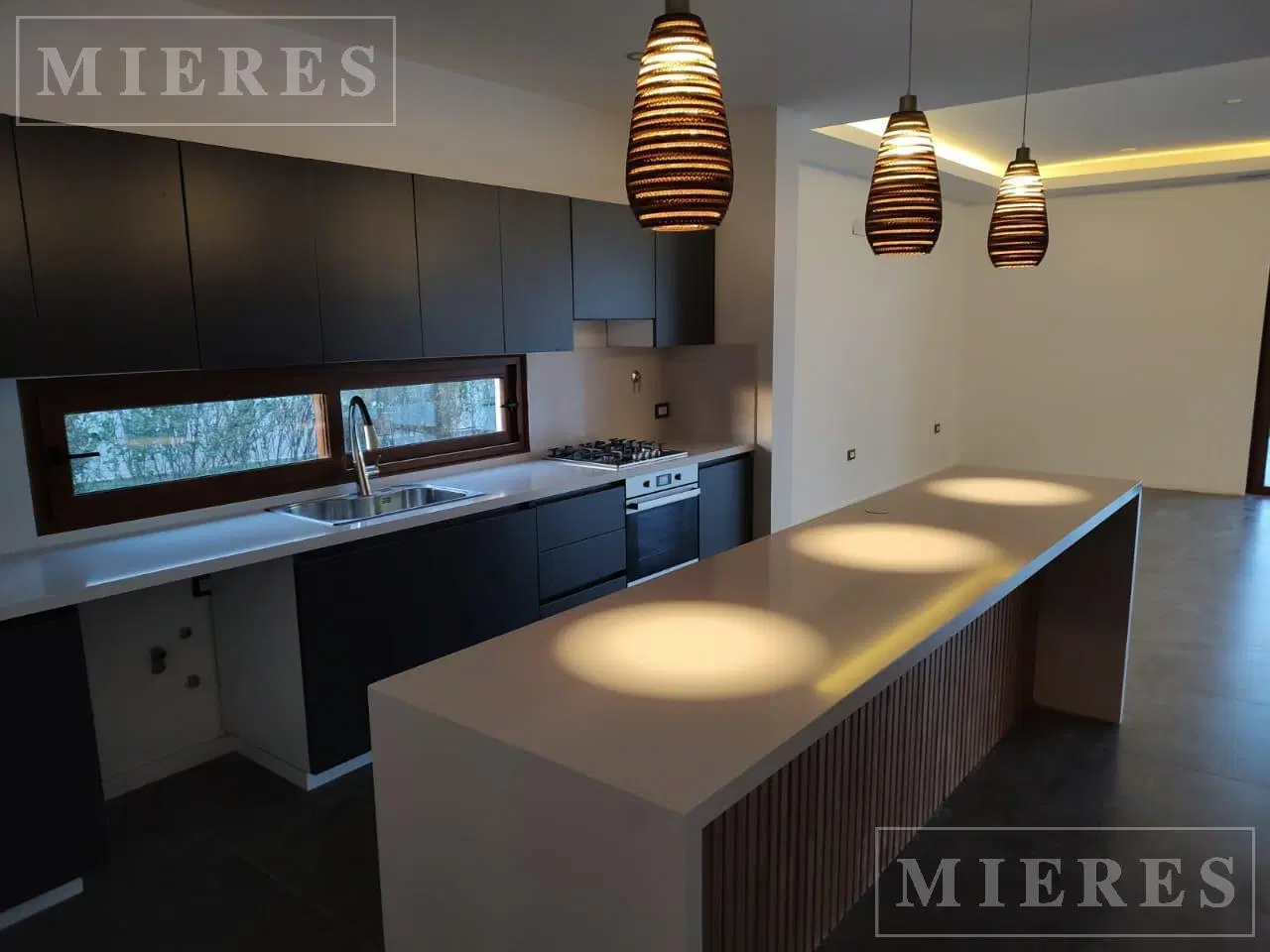 Casa en alquiler anual con lote al Lago Central en Virazón, Nordelta 2