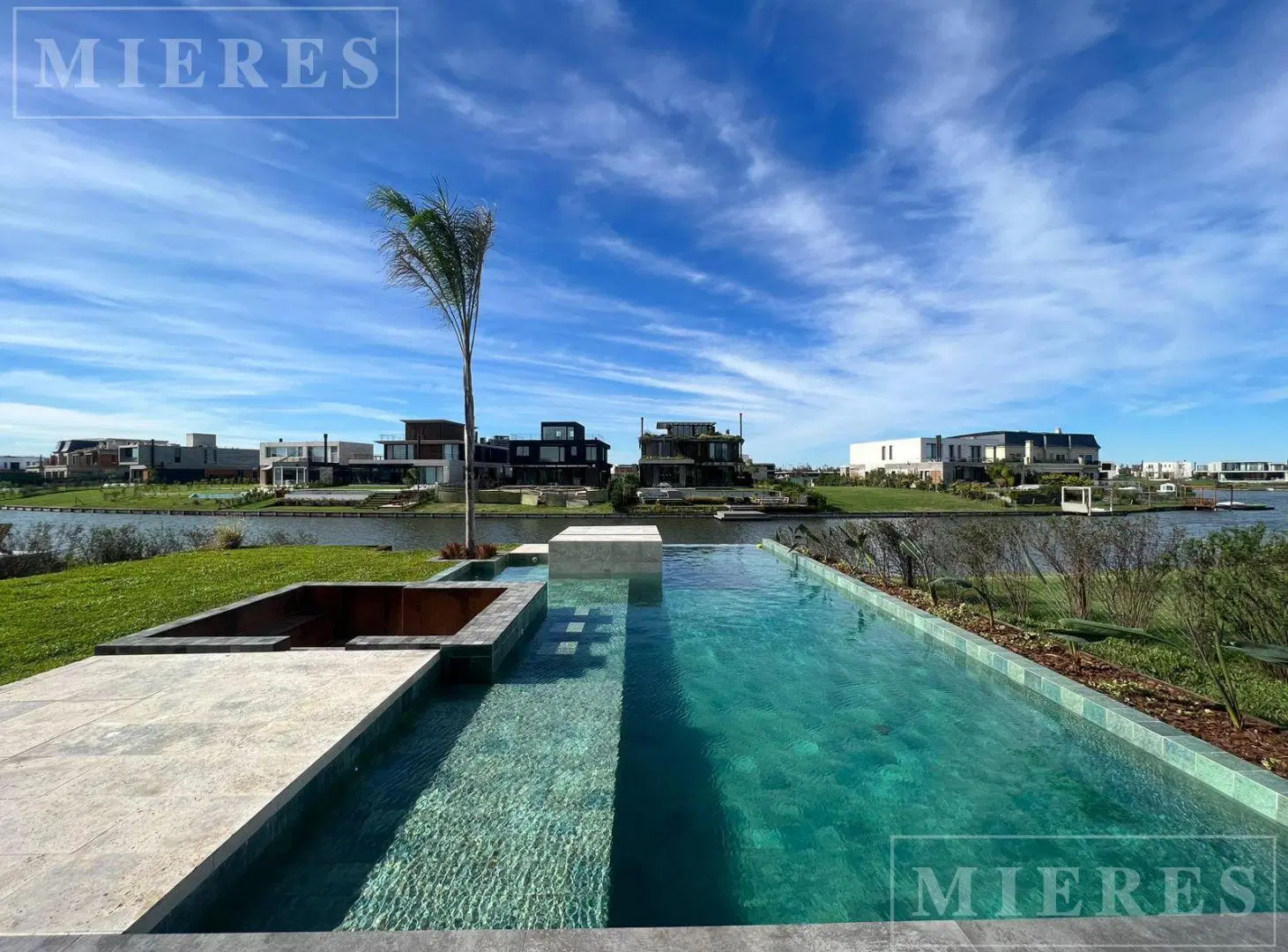 Casa en alquiler anual con lote al Lago Central en Virazón, Nordelta 3