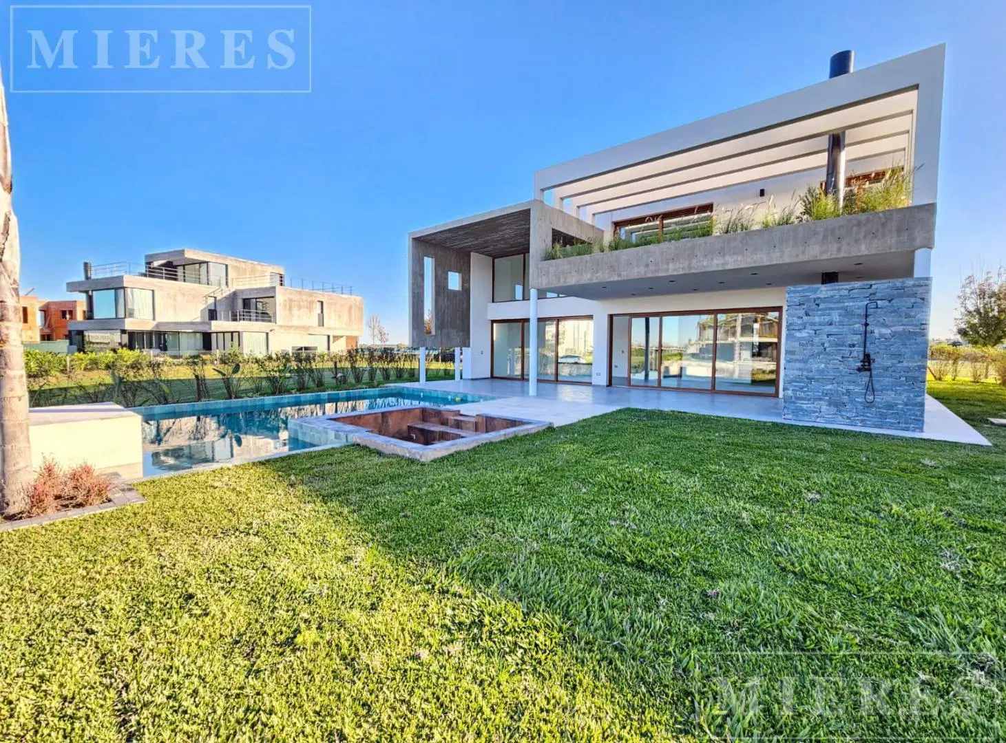 Casa en venta con lote al Lago Central en Virazón, Nordelta 3