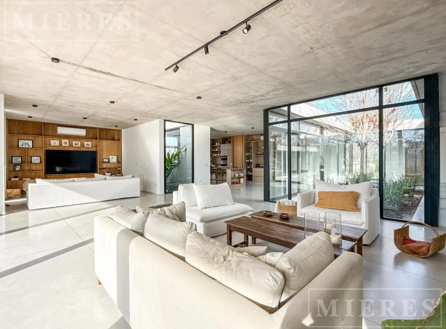 Casa en venta en El Golf, Estancias del Pilar 5