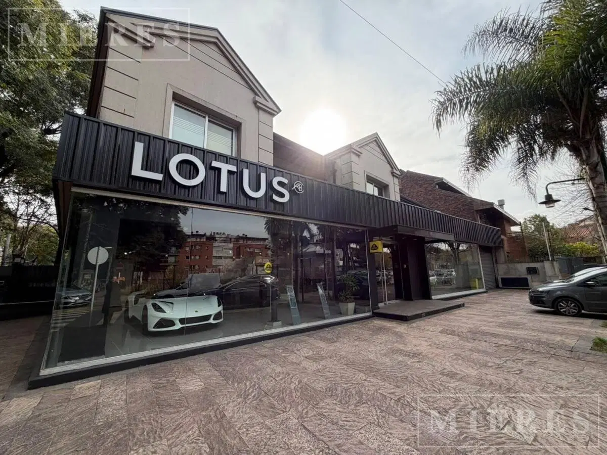 Excelente Local en alquiler de 377 m2 en Acassuso 4
