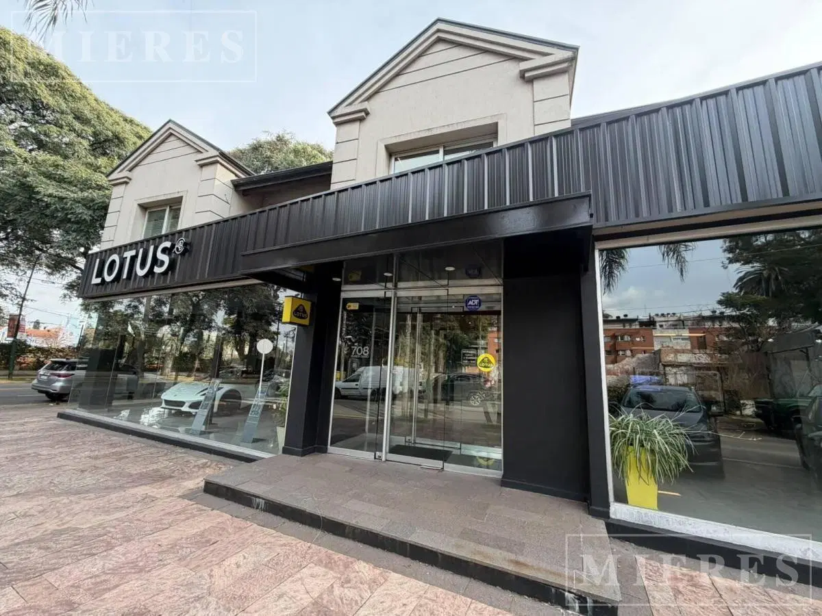 Excelente Local en alquiler de 377 m2 en Acassuso 1