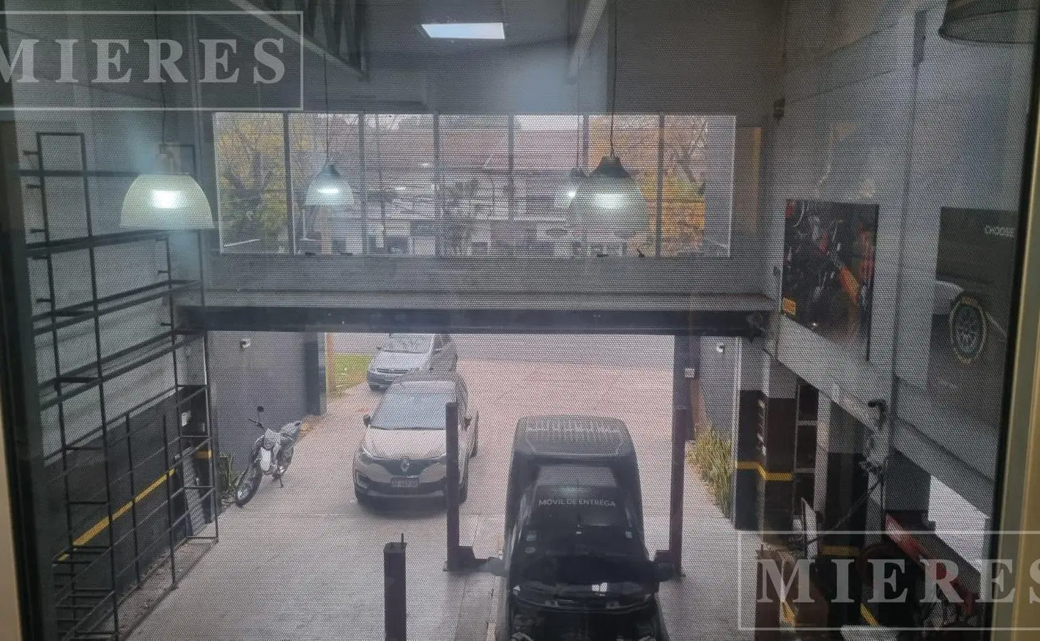 Excelente Local de 308 m2 en alquiler en Avda. Andres Rolon al 300 en San Isidro 4