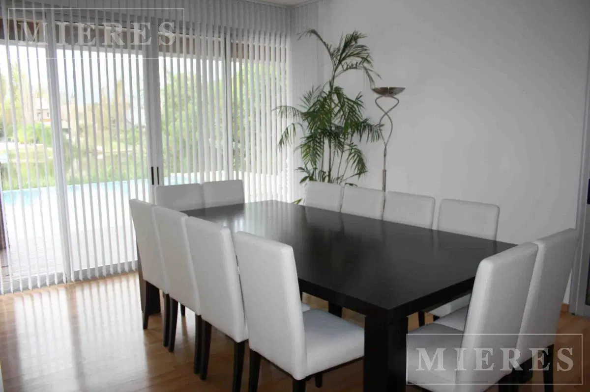 Casa en venta, sobre lote al agua en Santa Barbara 8