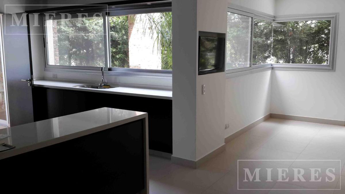 Foto de Casa en venta, sobre lote al agua en Santa Barbara, imagen 5