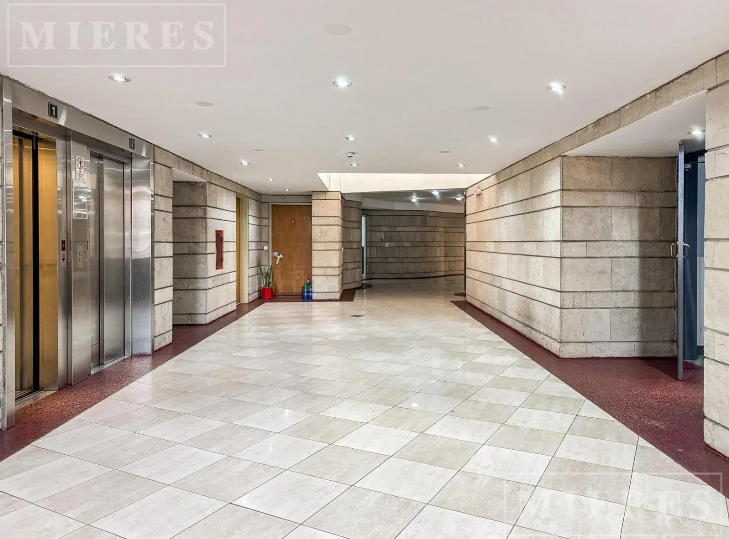 Muy buen Departamento con patio en venta en Beccar. 8