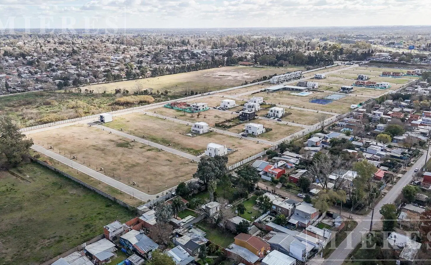 Lote en venta de 378m² en El Olivar, Pilar 3