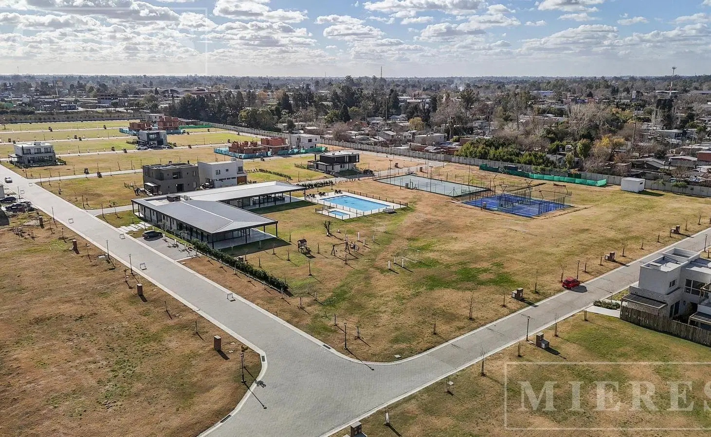 Lote en venta de 380m² en El Olivar, Pilar 4