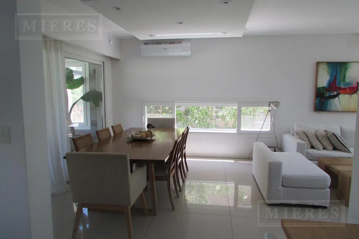 Casa en venta en el Barrio Los Lagos, Nordelta 8